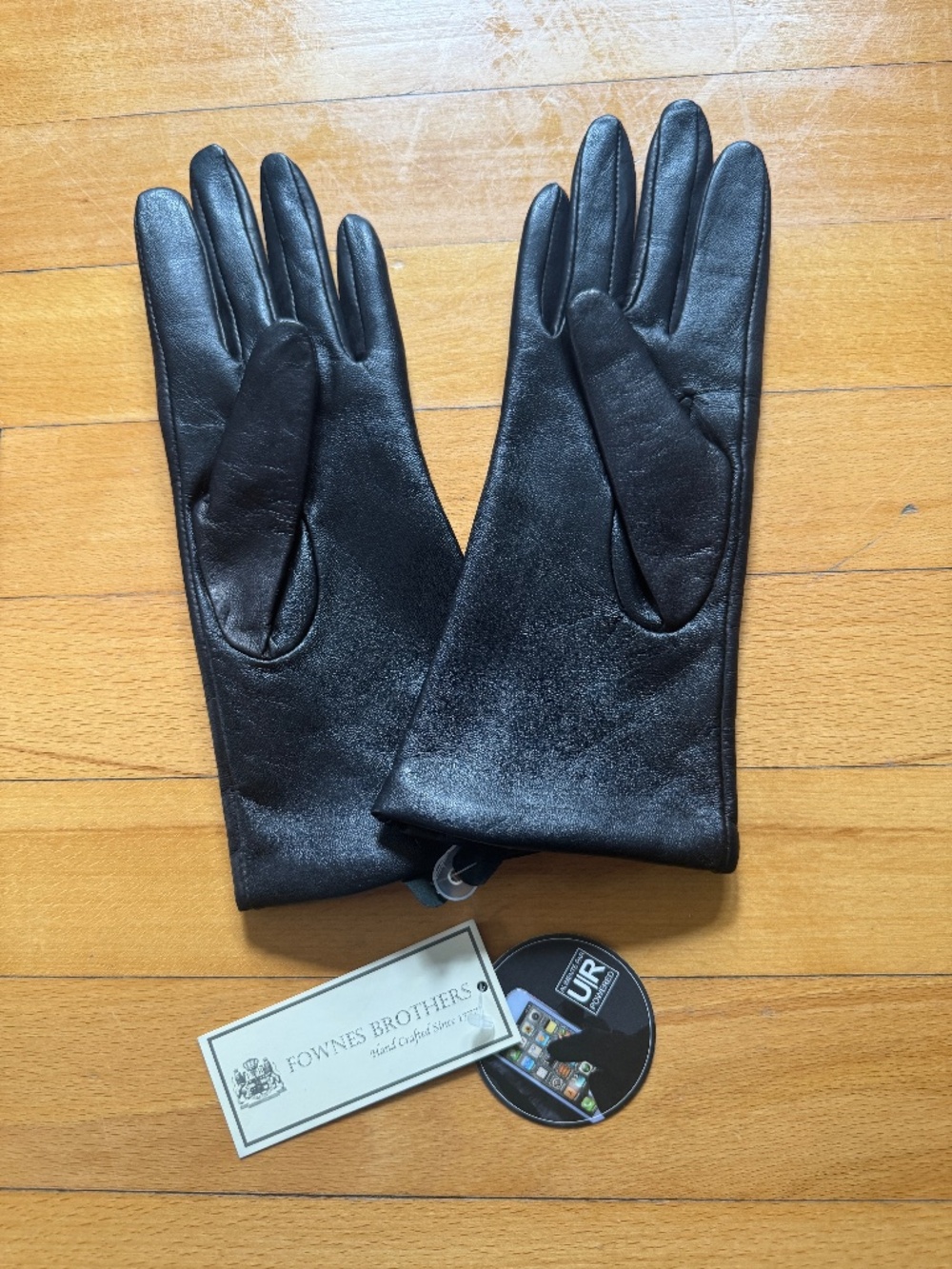 Fownes Brothers Cashmere Lined Leather Gloves. Black.  Size 6.5. NWT